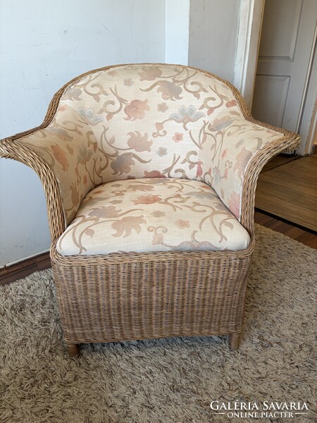 Szép rattan fotel eladó 28000 ft bp 17 kerben