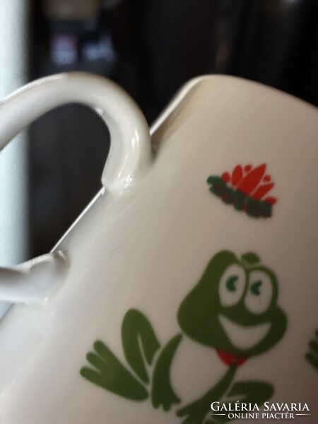 Zsolnay porcelán gyerek bögre békás
