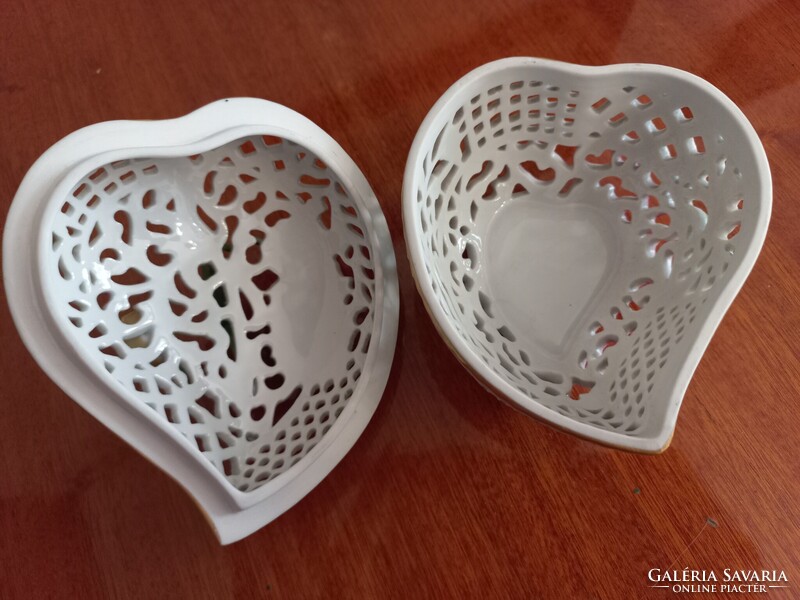 Herendi porcelán, szív alakú, áttört, rózsafogós bonbonier