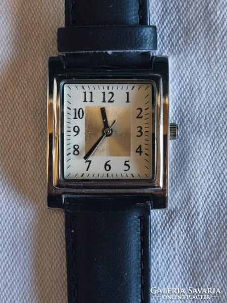 Retro szögletes quartz karóra, Genuine Leather bőrszíj – hibás, javításra/donornak