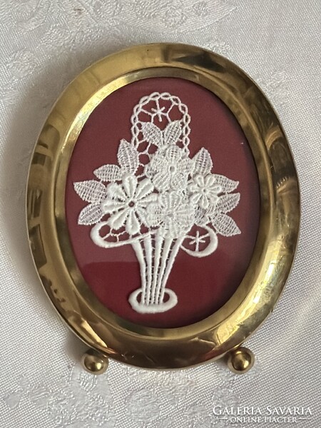 Very beautiful Brussels lace flower basket picture.