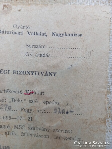 1965-ben készült, hagyományos rugózással készült, egyedileg felújított design/vintage szék