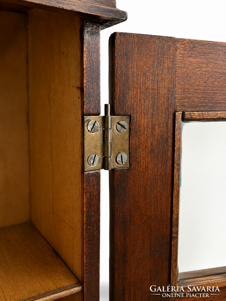 Biedermeier bükk furnérozott kis vitrinszekrény, 42 cm – 19. század első fele