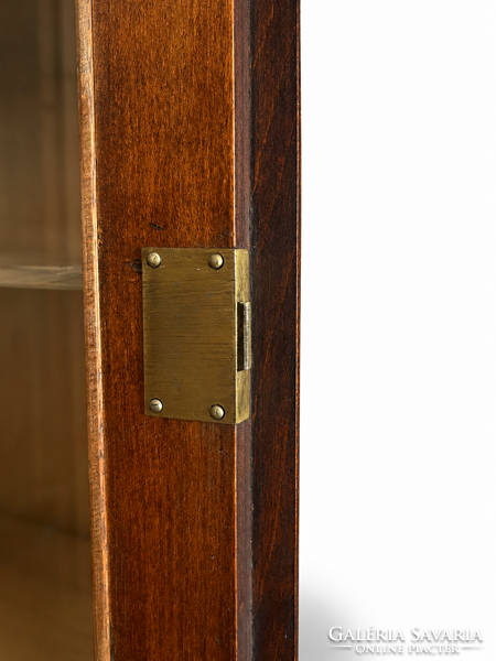 Biedermeier bükk furnérozott kis vitrinszekrény, 42 cm – 19. század első fele