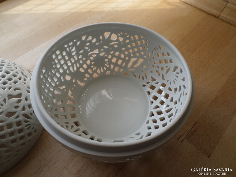 Herendi nagy fehér áttört porcelán bonbonier 19 cm