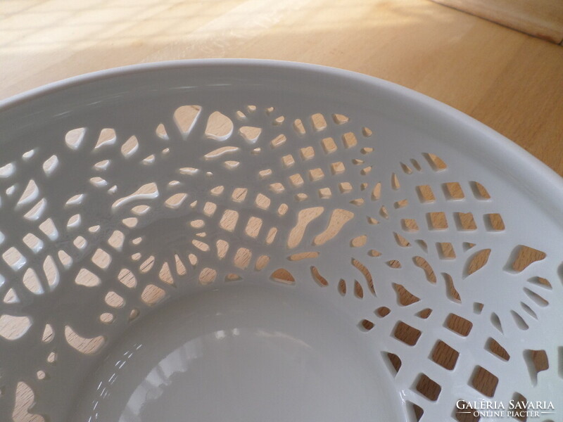Herendi nagy fehér áttört porcelán bonbonier 19 cm