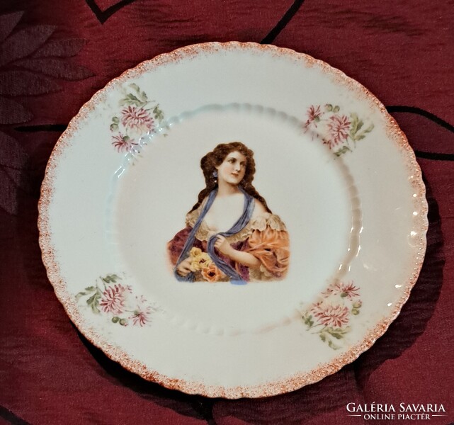 Antik dámás porcelán tányér, hölgy díszítésű falitányér pár (M6484)