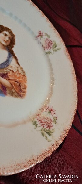 Antik dámás porcelán tányér, hölgy díszítésű falitányér pár (M6484)