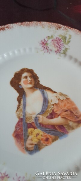 Antik dámás porcelán tányér, hölgy díszítésű falitányér pár (M6484)