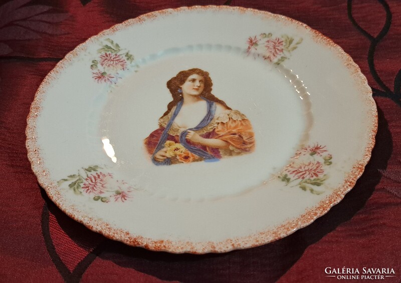 Antik dámás porcelán tányér, hölgy díszítésű falitányér pár (M6484)