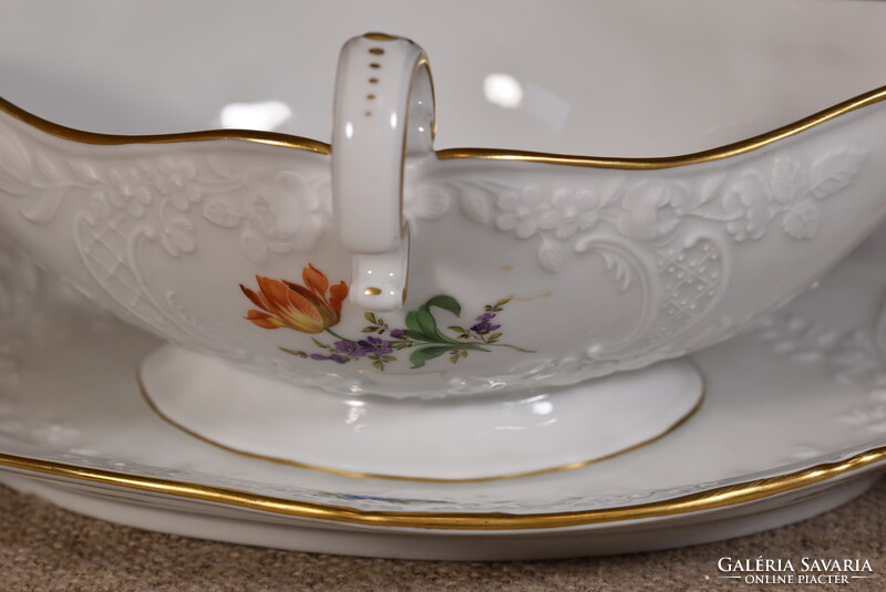 Meissen porcelán mártásos tál alátéttel Sauciere Blumen relief virágfestés Németország 1930