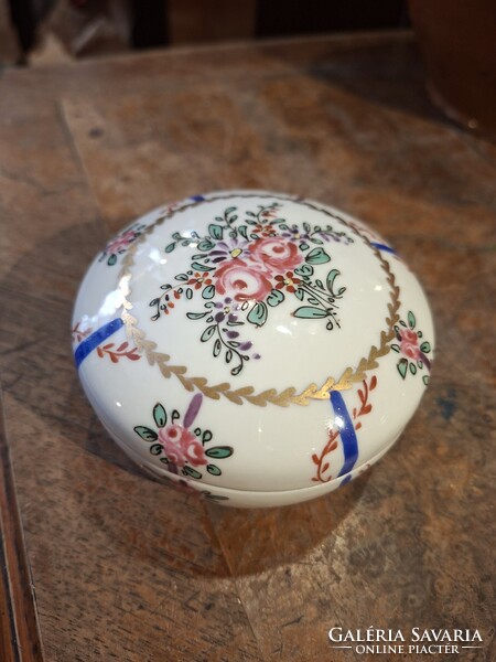 ANTIK EREDETI SEVRES KÉZZEL FESTETT PORCELÁN DOBOZ