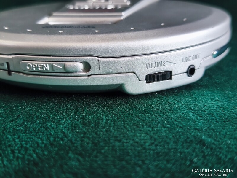 Universum CDP 1006 Discman (2000 körül) – hibás, nem kapcsol be, alkatrésznek