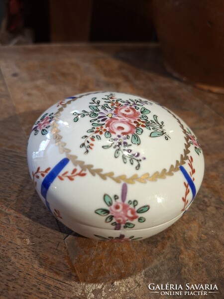 ANTIK EREDETI SEVRES KÉZZEL FESTETT PORCELÁN DOBOZ