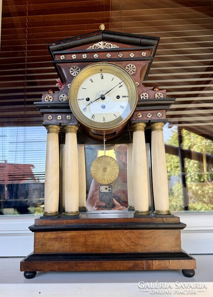 Negyedütős biedermeier portálóra 1840 körüli