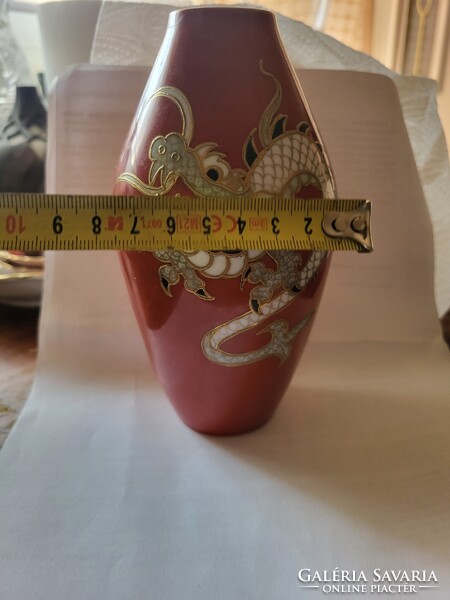 Ritka Schaubach Kunst vörös sárkányos porcelán váza – 16 cm, hibátlan!