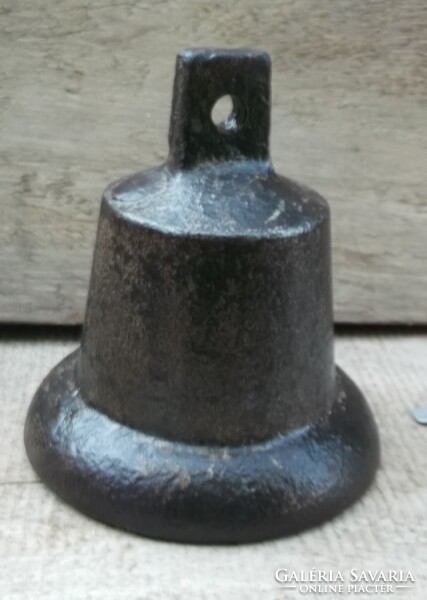 Large iron bell. 1.82 kg.