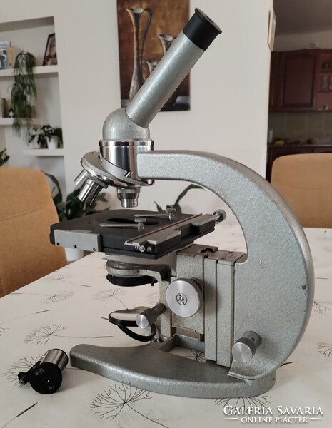Antik Gamma laboratóriumi mikroszkóp