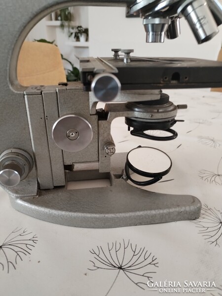 Antik Gamma laboratóriumi mikroszkóp