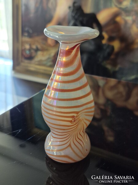 Glass vase