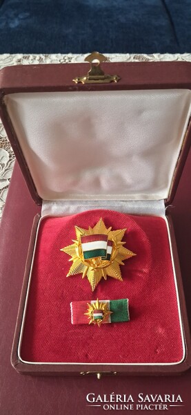 RITKA!!!! MAGYAR KÖZTÁRSASÁG ZÁSZLÓRENDJE !!! KOMOLY GYÜJTÖKNEK!!!!