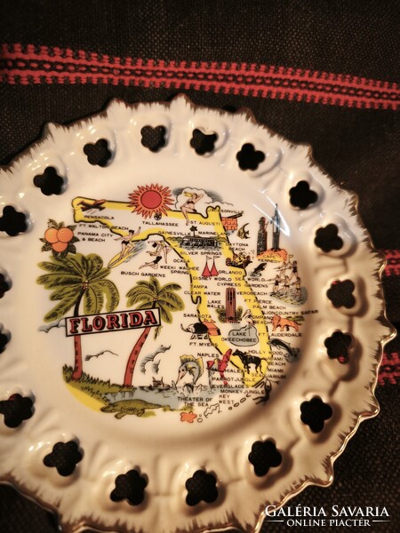 Vintage Florida fali dísztányér – áttört szélű, aranyozott porclán/kerámia