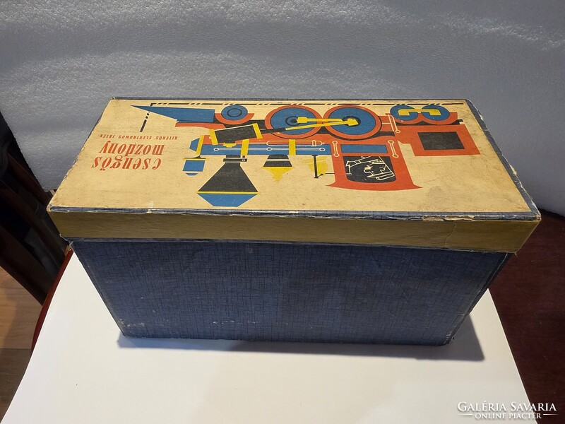 Retro lemezárugyári újszerű csengős mozdony működik játék szocreál makett vasút