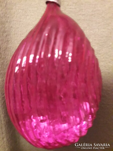Karácsonyfa díszek gyűjtőknek:Régi 60-as évek pink üveg csepp 8 cm.1.db.