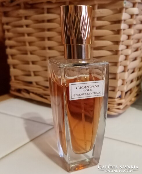 ESSENZA SENSUALE / Oriflame Giordani Gold