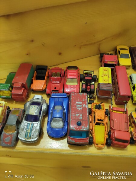 Eladó 63db Matchbox,Siku,Majorett,Atlas,Metalcar,Hot Wheels