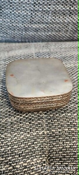 Antik, kínai porcelánból készült ékszertartó doboz