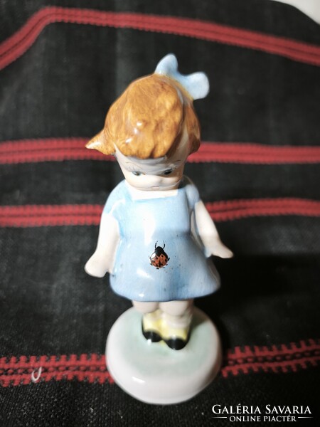 Retro bodrogkeresztúri kerámia katicás kislány figura (hibátlan / korának megfelelő állapotban)
