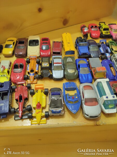 Eladó 63db Matchbox,Siku,Majorett,Atlas,Metalcar,Hot Wheels