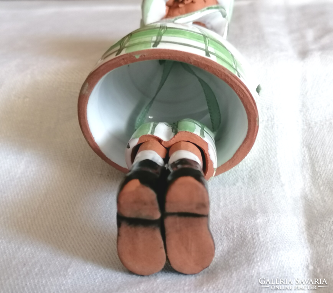 Kerámia kislány figura, függeszthető