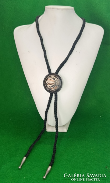 Honfoglalás kori motívumos zsinóros nyakkendő (Bolo tie)