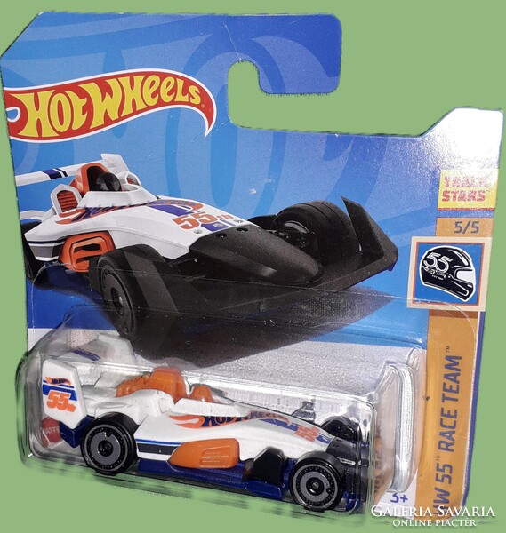 Egy 2023-as kiadású Hot Wheels Batman: The Animated Series Batmobile kisautó látható.  Főbb termékje