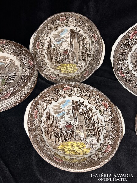 Royal Tudor Ware étkészlet