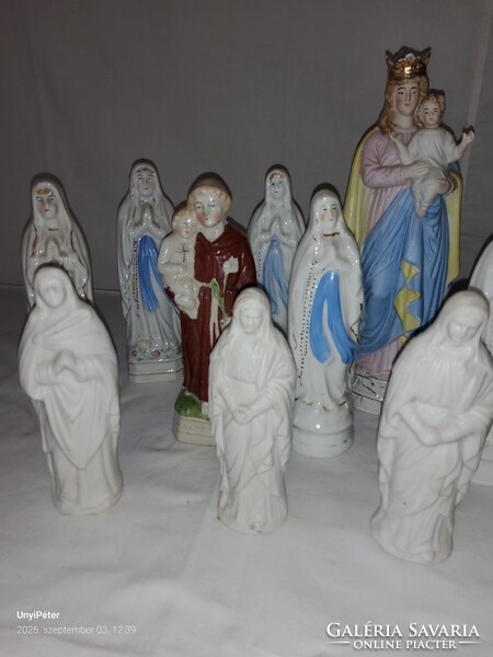 Szűz Mária porceporcelán szobrok