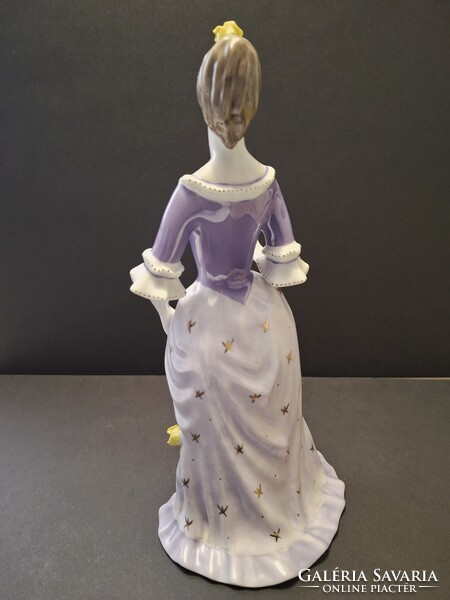 Hollóházi porcelán barokk hölgy tükörrel, 27 cm