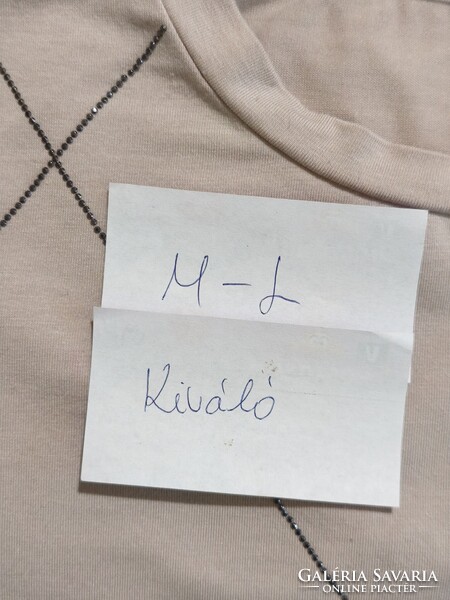 Hosszú ujjú M-L-es Kiváló