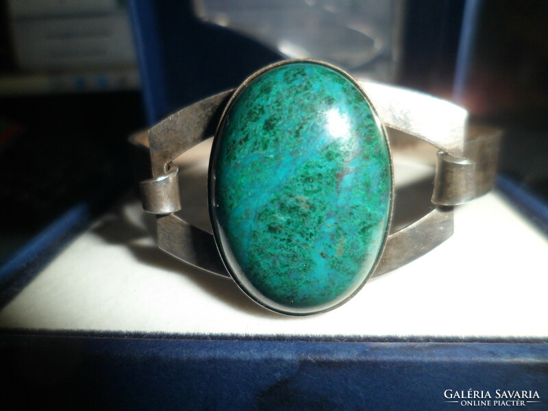 Silver bracelet / chrysocolla