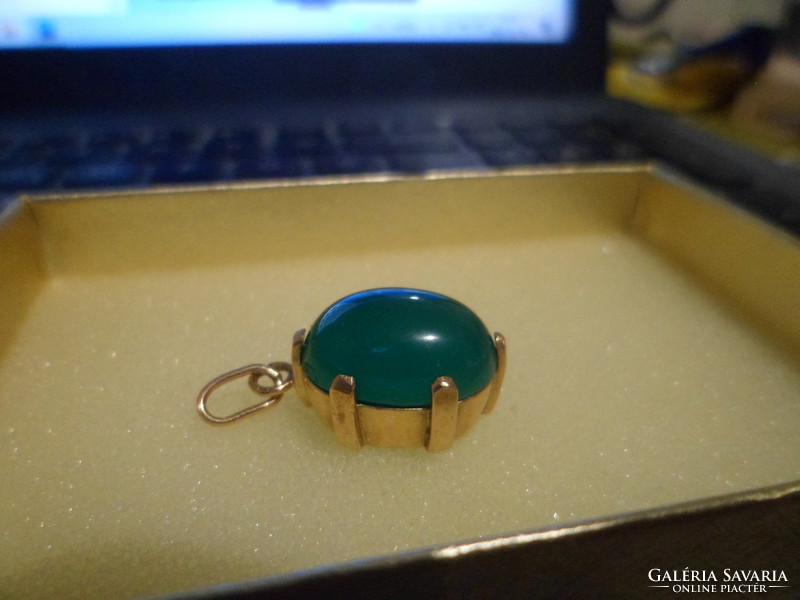 14K Gold Pendant / Chrysoprase