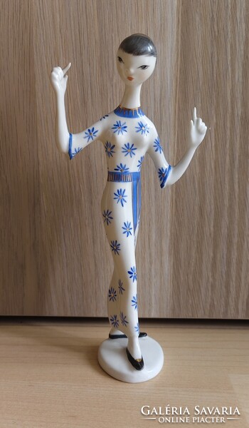 Ritka festéssel retro Kőbányai Porcelángyár figura