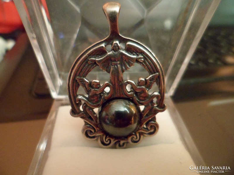 Silver Pendant / Hematite