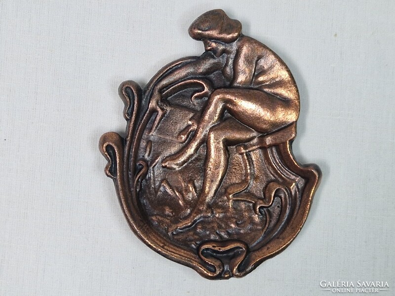 Female Nude Bronzed Metal Ashtray or Serving Dish in Good Condition, 16 cm Long, 141 g