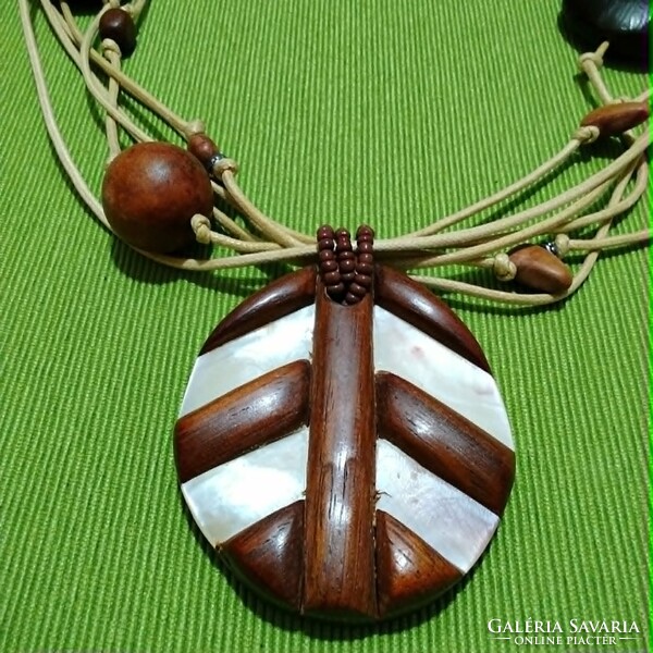 Be trendy! Mother-of-pearl inlay wooden necklace for sale!