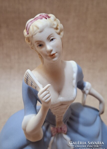 Royal Dux porcelán hölgy legyezővel, 21 cm