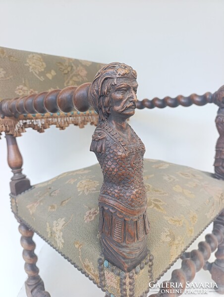 Reneszánsz bútor antik figurális faragott karfás szék kárpitozott díszes csavart lábú 292