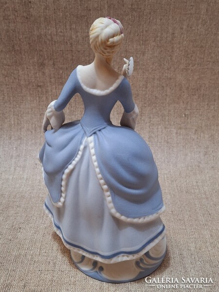 Royal Dux porcelán hölgy legyezővel, 21 cm