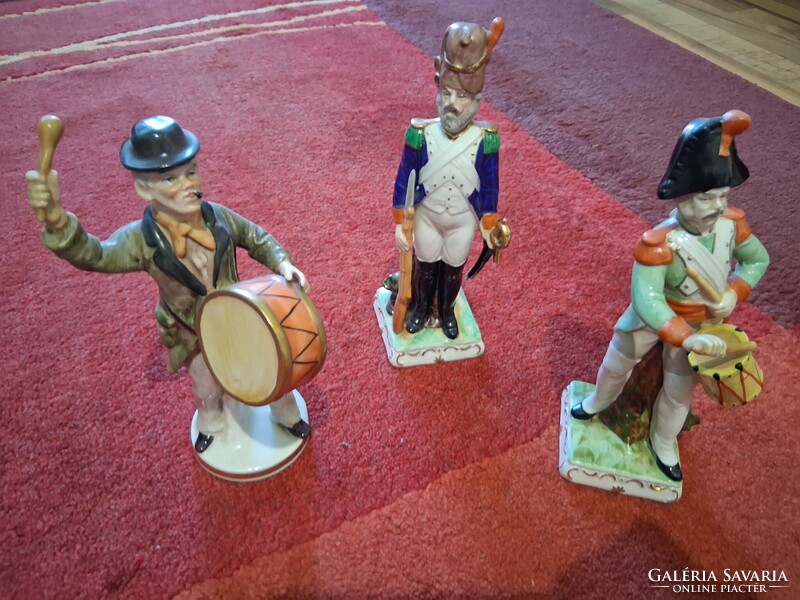 Ritka Gräfenthal (GDR) porcelán figurák / katonák és dobos szett (3 db)